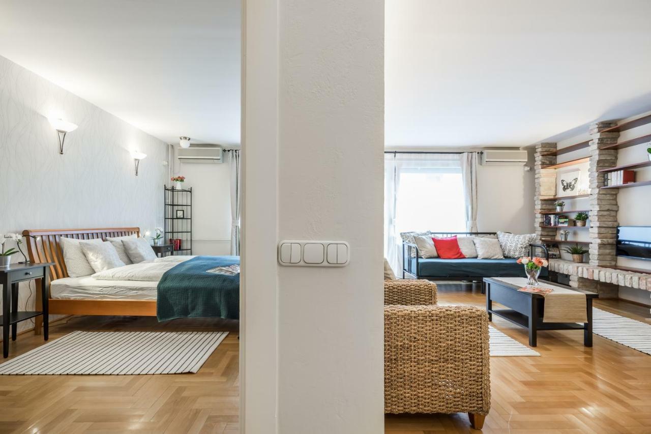 Bpr Golden Corner Suite With Balcony & A/C Budapest Exteriör bild